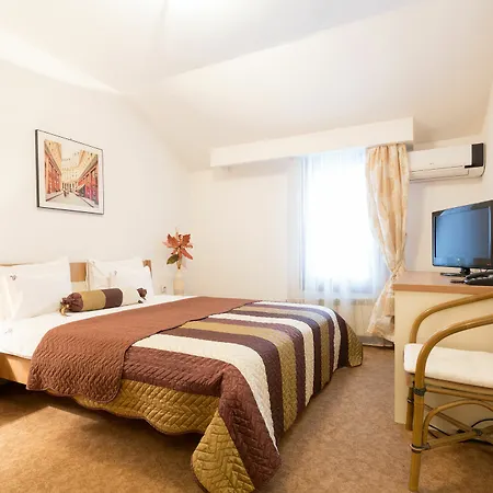Garni Family Hotel 3*