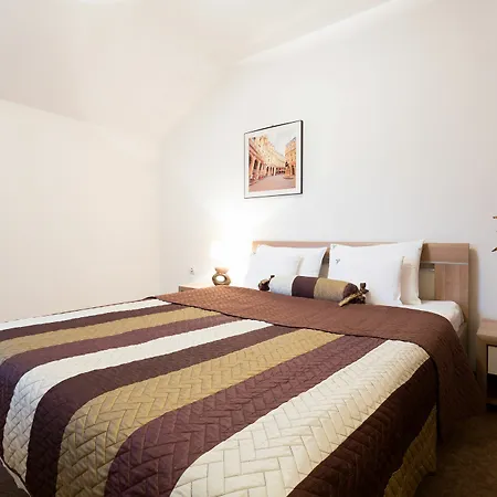 Garni Family Hotel 3*