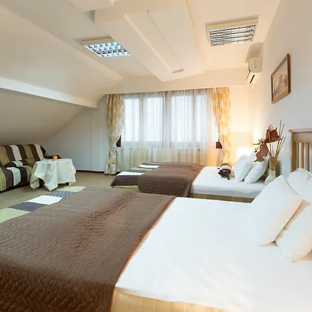 Garni Family Hotel 3*